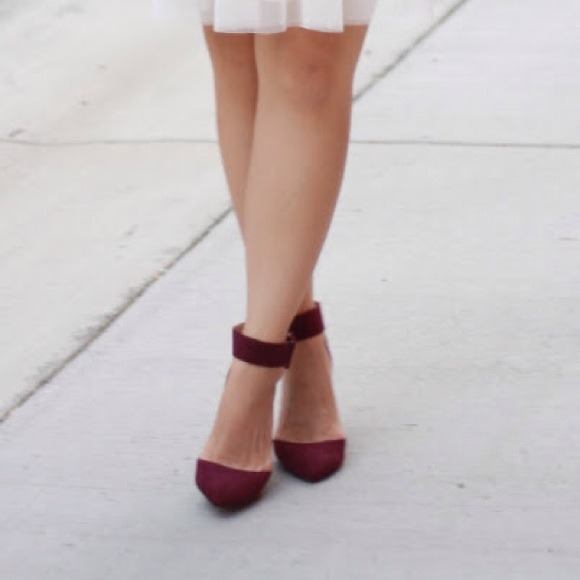 Zara Shoes - Zara vamp heels in purple color