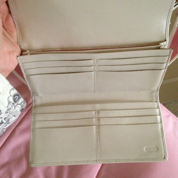 Reduced! Pink/beige coach purse/diaper bag &wallet - Picture 4 of 4