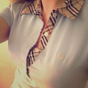 🎉No longer available🎉BURBERRY top polo shirt