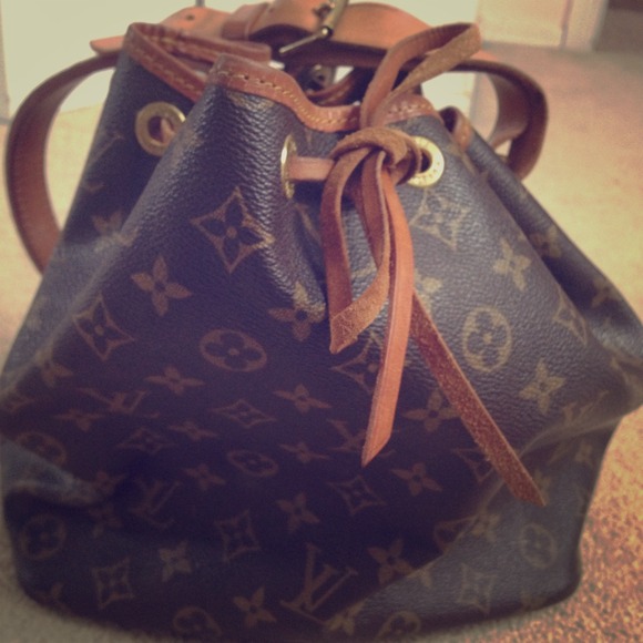 **REDUCED** 100% auth. vintage Louis Vuitton bag