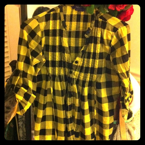 Black and yellow checkered almost tunic flannel