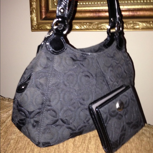 @@@SOLD@@@Authentic Coach OpticArtBag & Wallet Set