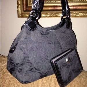 @@@SOLD@@@Authentic Coach OpticArtBag & Wallet Set
