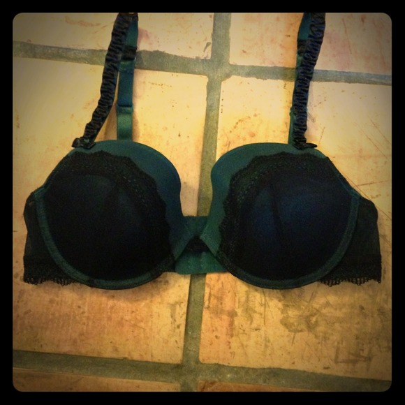 ❌HOLDNwot Fredrick's of Hollywood teal and blk bra