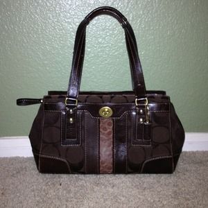 Authentic Couch Brown doctor's bag style.