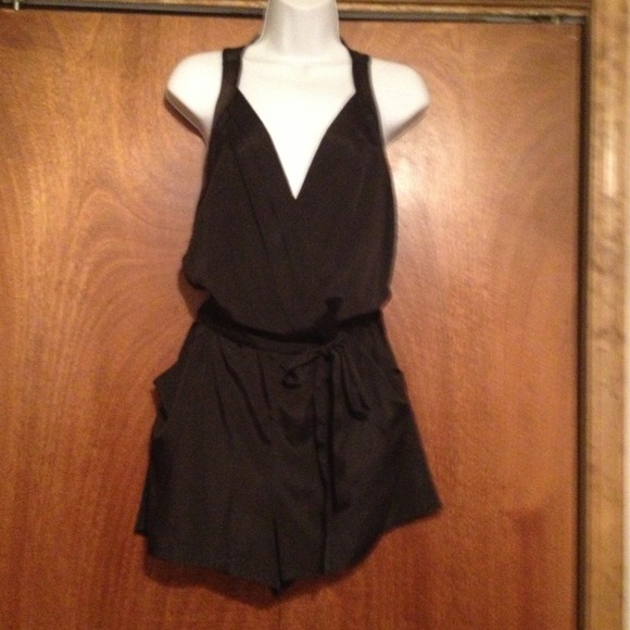 💋Guess Romper💋