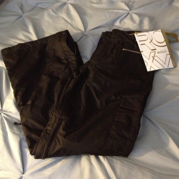 Roxy Black Utility Snowboarding Pants...