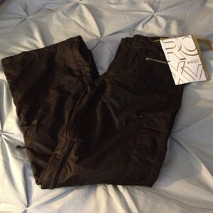 Roxy Black Utility Snowboarding Pants...