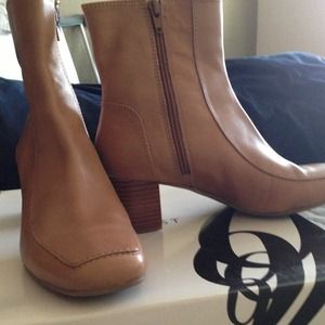 Beautiful Nine West ankle boots