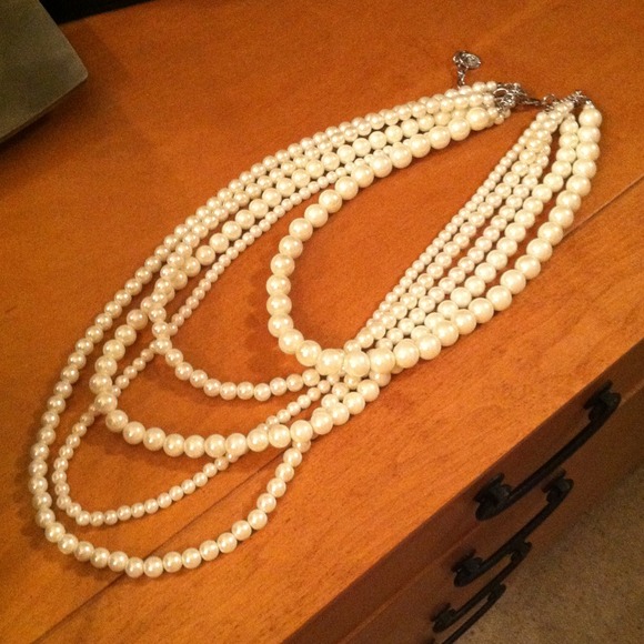 SOLD Faux pearl multi layer necklace *REDUCED* - Picture 1 of 3