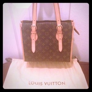 ✋On Hold til 3/28 for @meee2 ✋Louis Vuitton