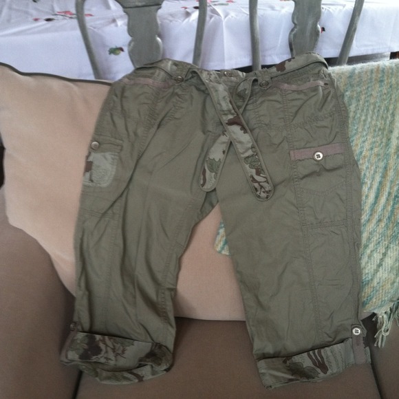 Capri pants