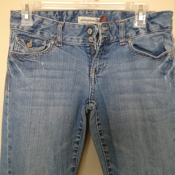 Women's Aeropostale jeans - Picture 2 of 3