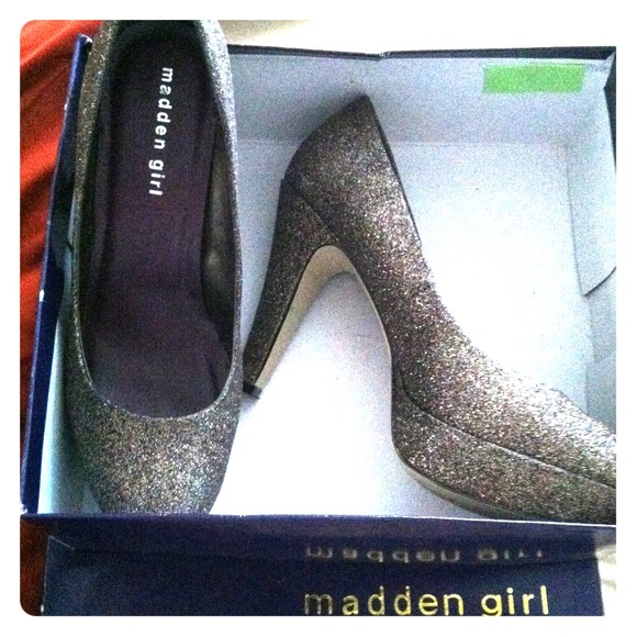 Madden girl multi-glitter size 8.5