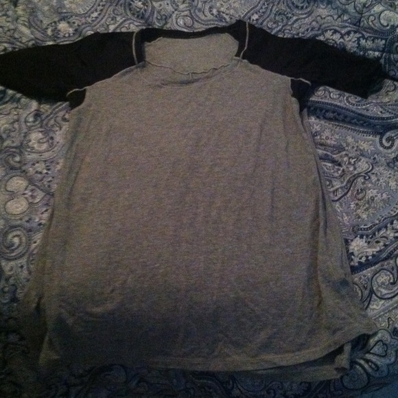 Lululemon black and grey shirt