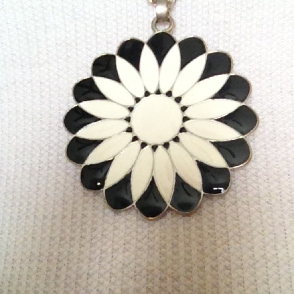 Necklace - Picture 2 of 3