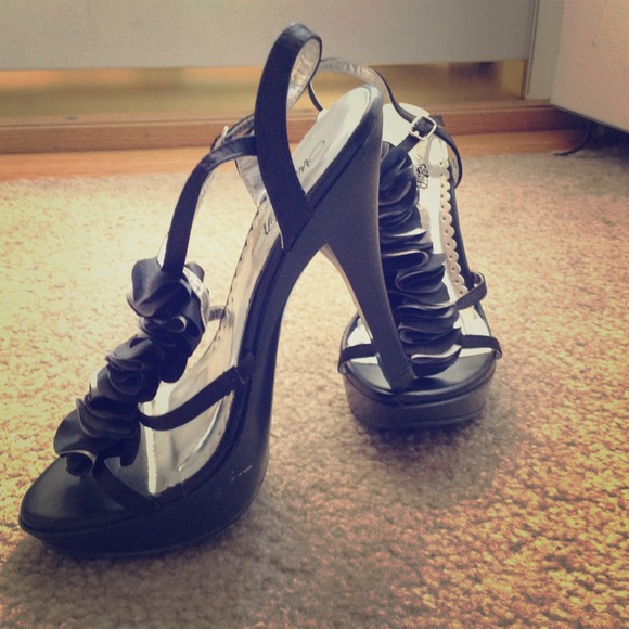 Black dress shoes