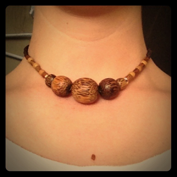 Necklace - Picture 1 of 3