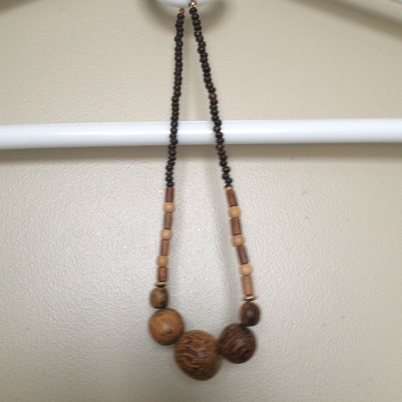 Necklace - Picture 2 of 3