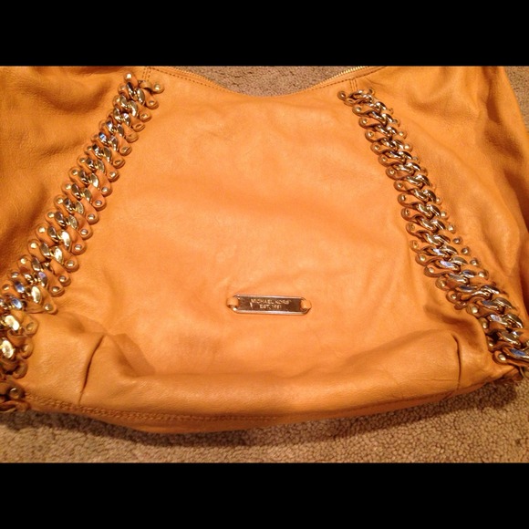 MICHAEL Kors Studded ID Chain Extra Lrg Hobo - Picture 1 of 3