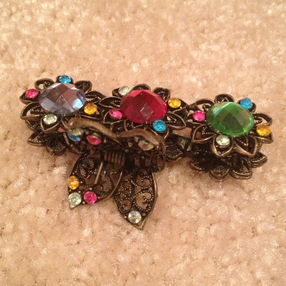 Vintage hair clip