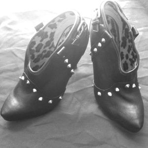 Spiked ankle boots