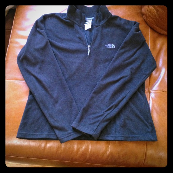 Light weight North Face pullover