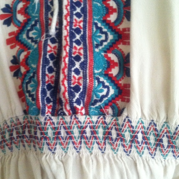 Embroidered tunic top - Picture 2 of 3