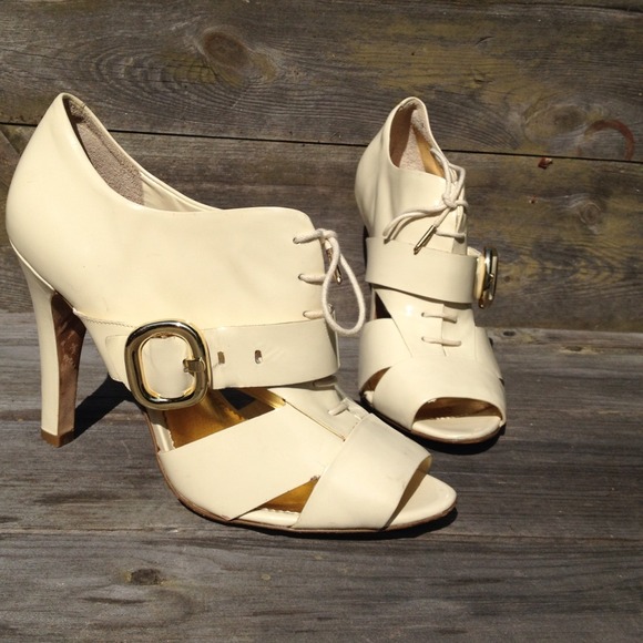 Vince Camuto Cream Oxford Heels