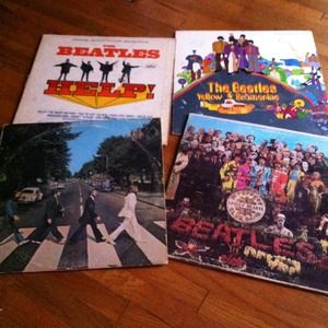 ✋Reserved✋The Beatles Vinyl Bundle and more