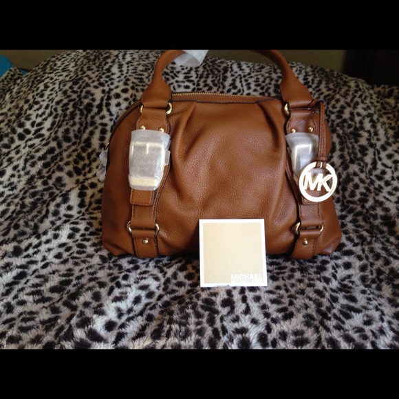 ❌❌SOLD❌❌Michael Kors Lattington Purse - Picture 2 of 4