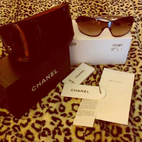 📳NOT AVAILABLE📳Authentic Chanel sunglasses