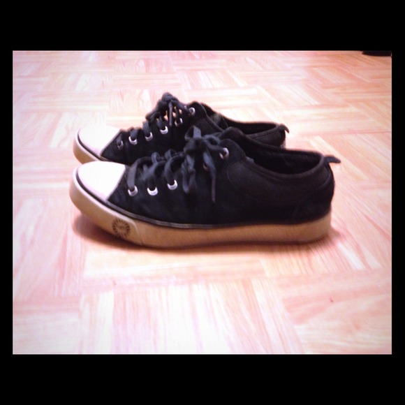 Ugg sneakers !