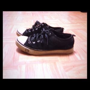 Ugg sneakers !