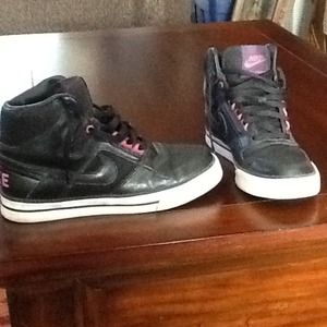 Nike high tops size 8