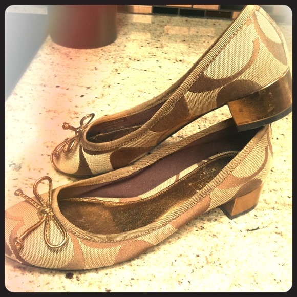 Authentic NEW COACH tan flats with small gold heel