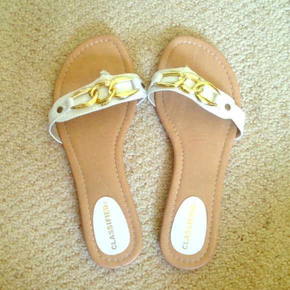 🚫SOLD🚫 White Sandals w/ Gold Chains