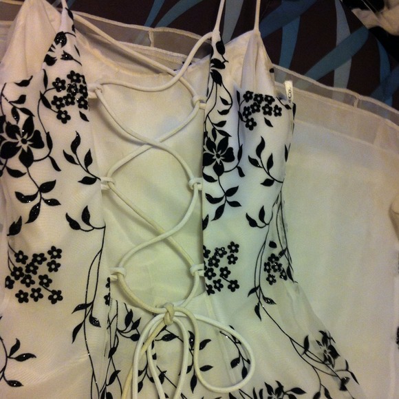 Prom dress - Picture 2 of 2