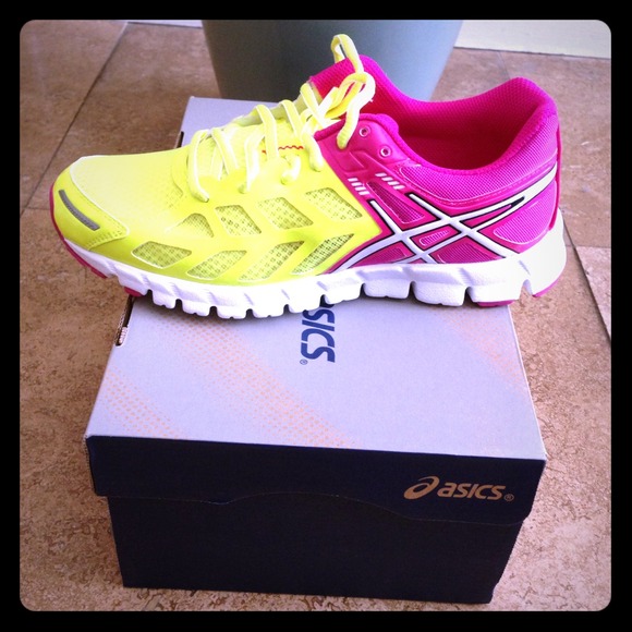 Asics Shoes - Brand new asics runing shoes