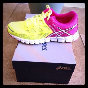 Brand new asics runing shoes