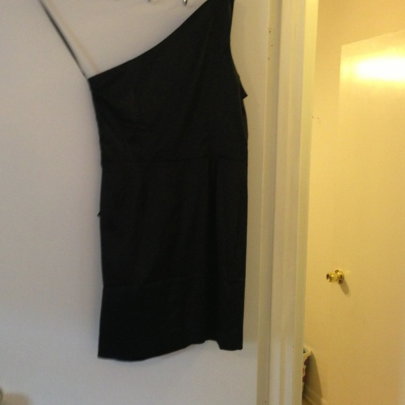 Black dress - Picture 2 of 4