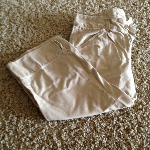 Capris - Picture 1 of 3