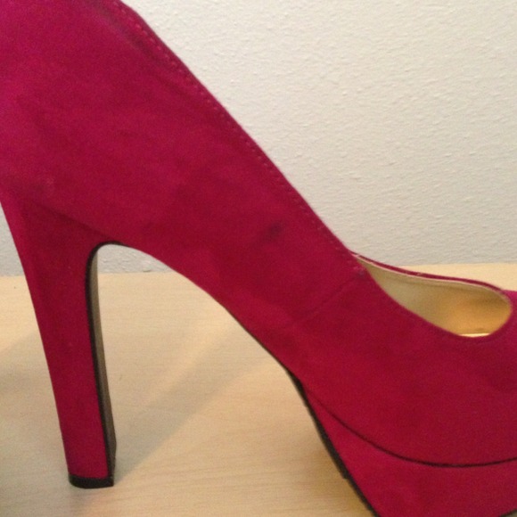 Pumps - Picture 4 of 4