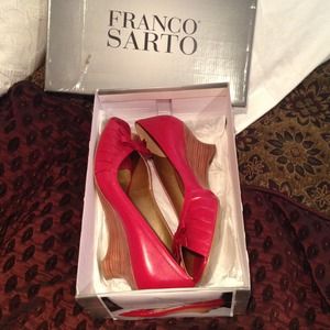 Red peep-- 3 polish and necklace bundle