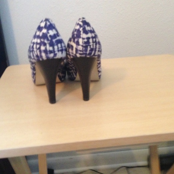 Pumps - Picture 4 of 4
