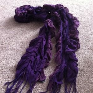 ❤❤❤SOLD❤❤❤Purple scrunchy scarf.
