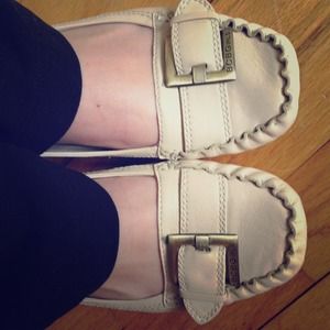 @Holytelitosarah BCBG Girls beige shoes