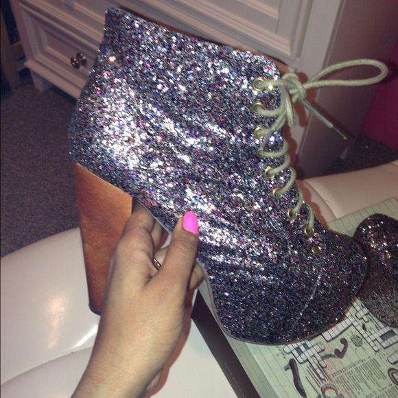 ๐ข๐ข๐ฅ๐ฅSOLD!!!๐ข๐ข๐ฅ๐ฅ - Picture 2 of 3