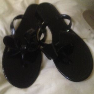Sara Sara by Steve Madden bow jelly slippers