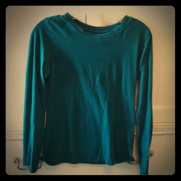 Long-sleeved shirt